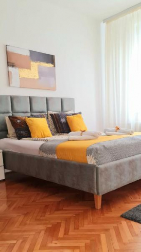  Downtown Star Apartment  Белград